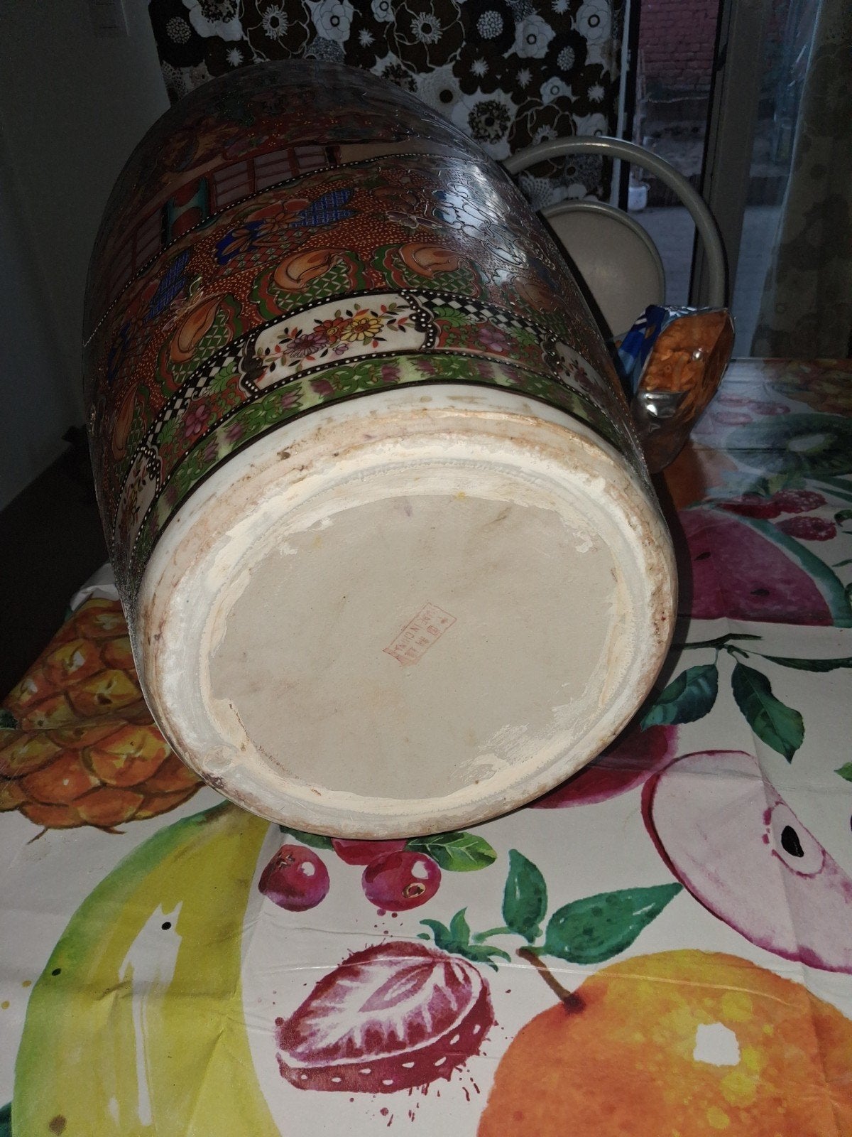 Hele grote Chinese vaas met staander bij zie de foto s, Ophalen