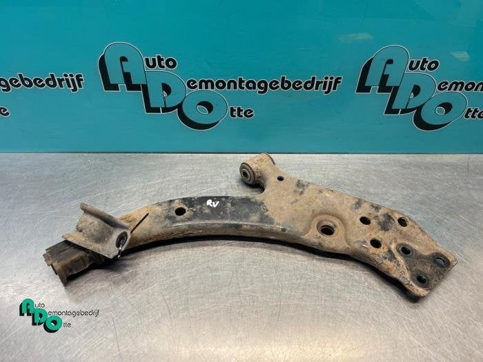 Bras de suspension avant droit d'un Toyota Starlet (Starlet, -, 3 mois de garantie, Toyota, Utilisé