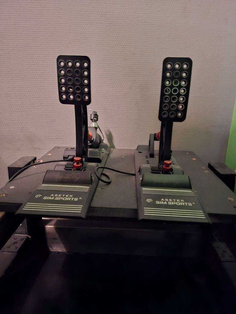 Bijna nieuwe asetek pedalen tekoop, Computers en Software, Ophalen