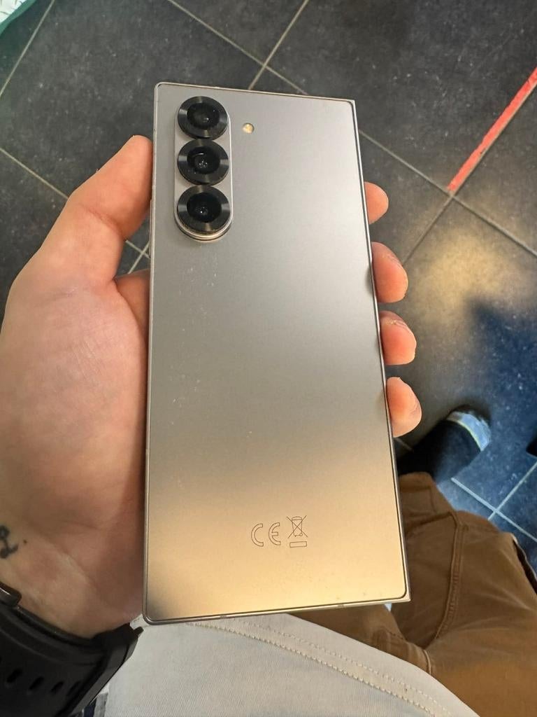 Samsung Galaxy z fold 6 256Gb nieuwstaat + Xiaomi watch pro, Télécoms, Enlèvement ou Envoi, Comme neuf, 256 GB