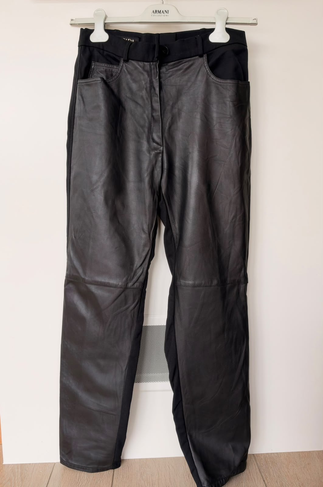 Escada broek, Ophalen, Zo goed als nieuw, Maat 38/40 (M)