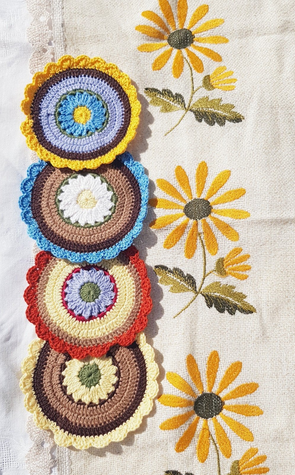Lot🌻 4 napperons/sous-verres/sous-tasses 🌻 au crochet, Neuf, Multicolore, Enlèvement ou Envoi, Sous-verre