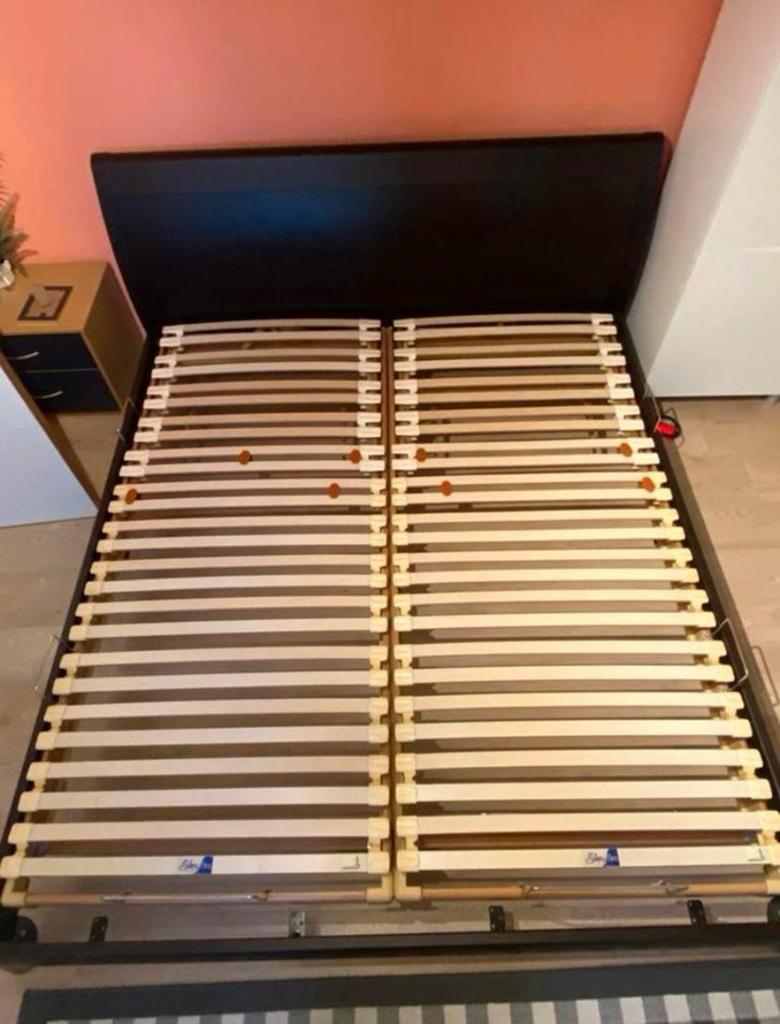 Lit en bois foncé Meva, Enlèvement, Comme neuf, Deux personnes, Matelas