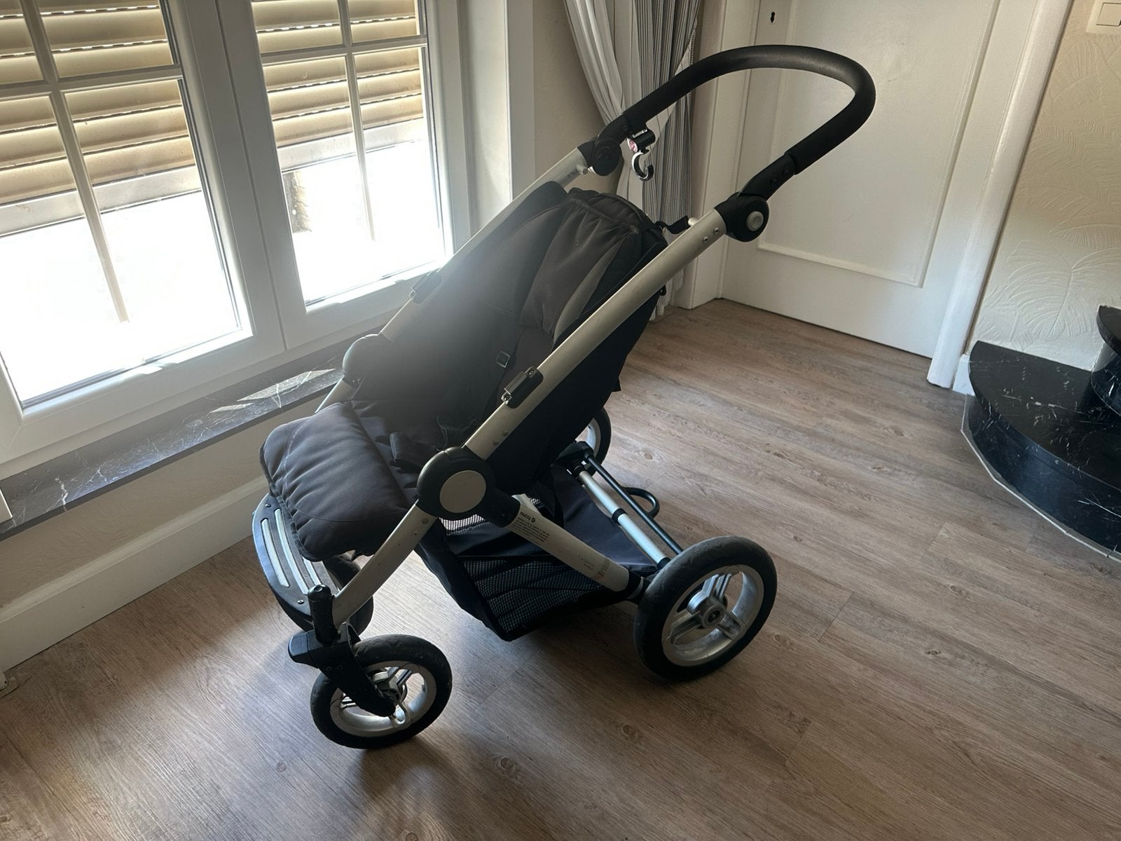 Mutsy Transporter kinderwagen + reiswieg compleet/goedestaat, Ophalen, Zo goed als nieuw