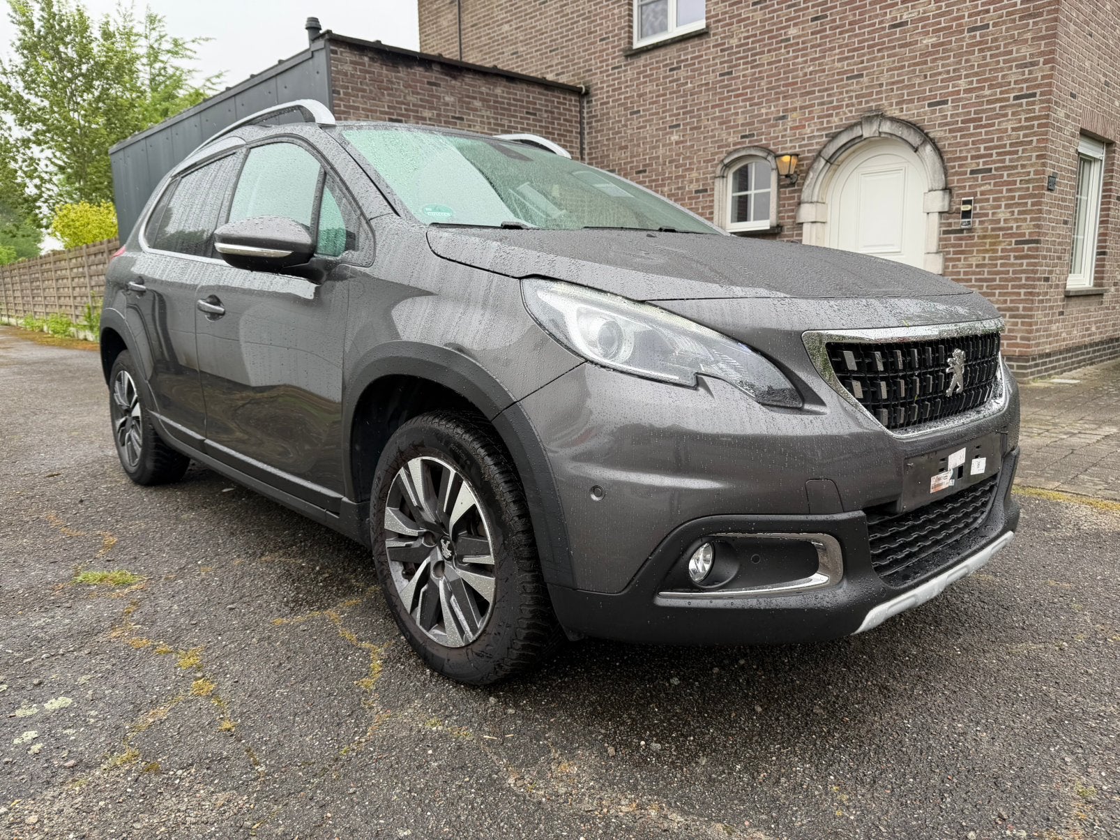 Peugeot 2008 / 1.2 Benzine Euro 6D / 41.000 km!!, Lichtsensor, Leder en Stof, Bedrijf, Handgeschakeld