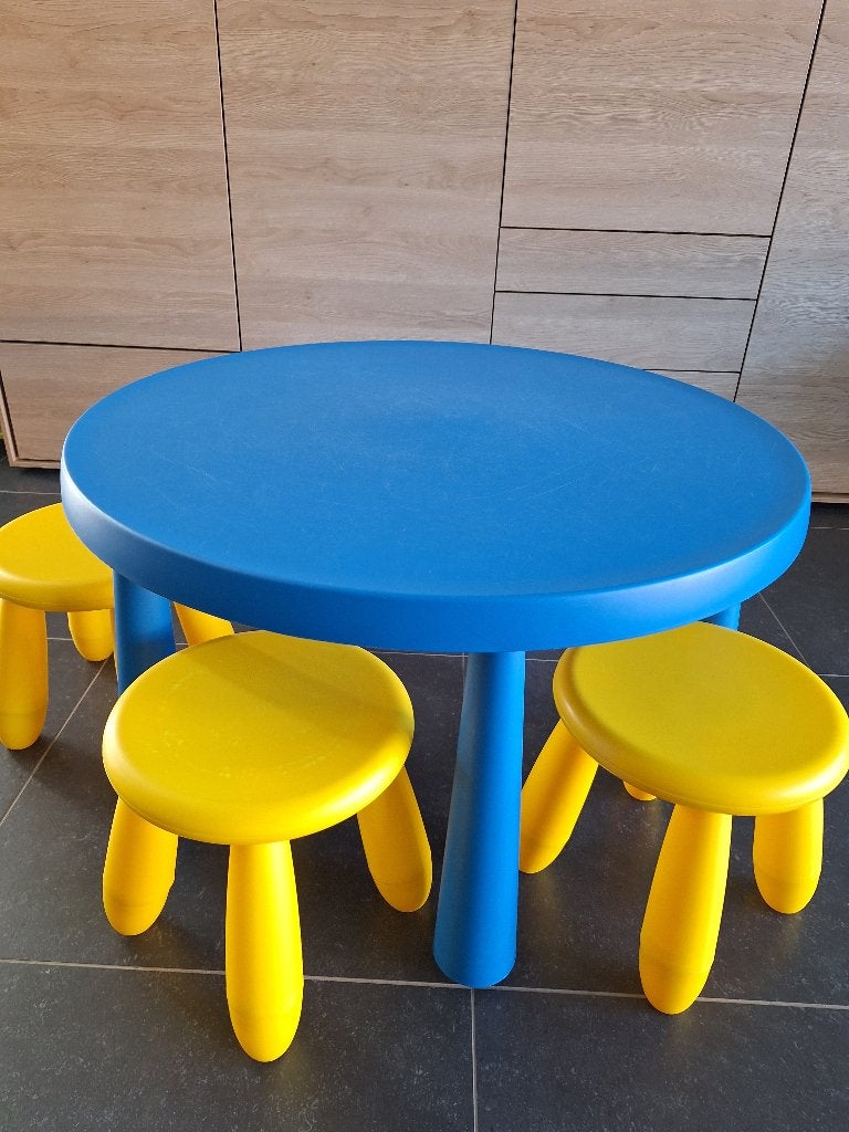 Ikea kindertafel met krukjes, Kinderen en Baby's, Ophalen, Gebruikt, Tafel(s) en Stoel(en)