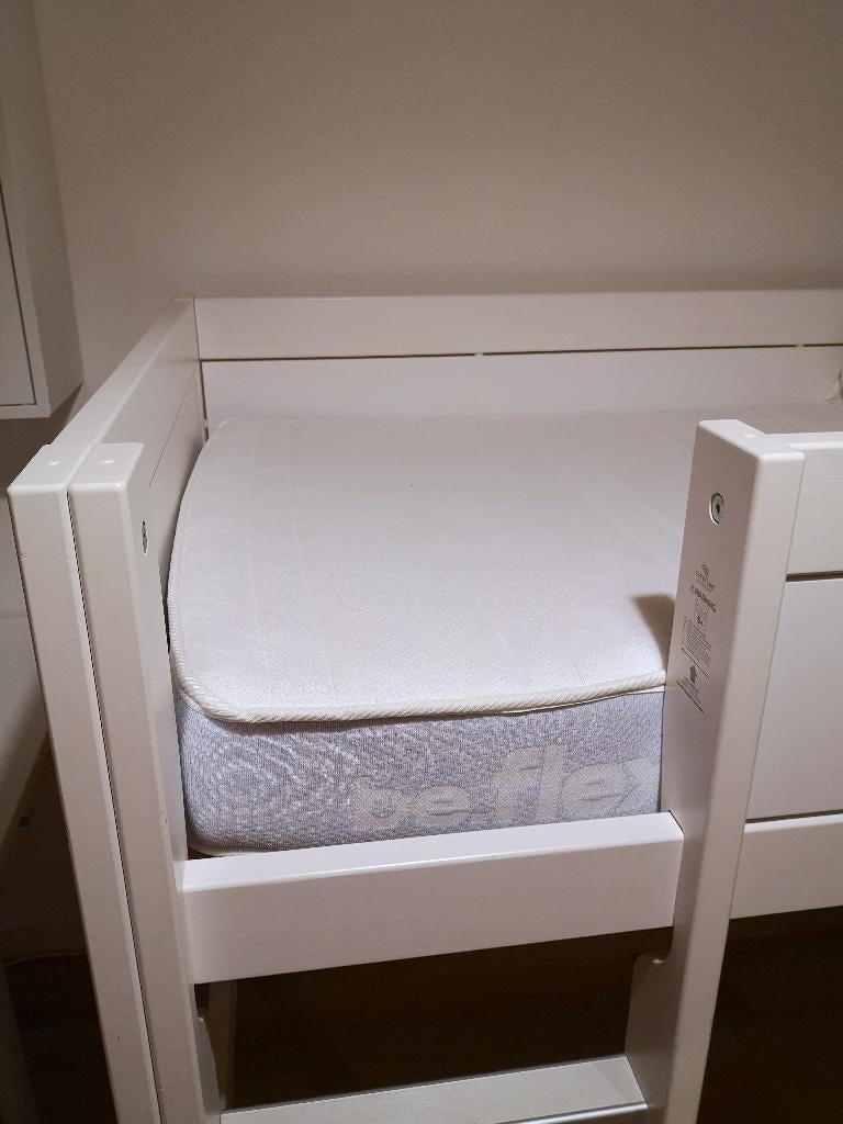Lit semi-mezzanine LIFETIME Kidsroom + matelas latex, Lit mezzanine ou Lit superposé, Comme neuf, Enlèvement, 180 cm ou plus