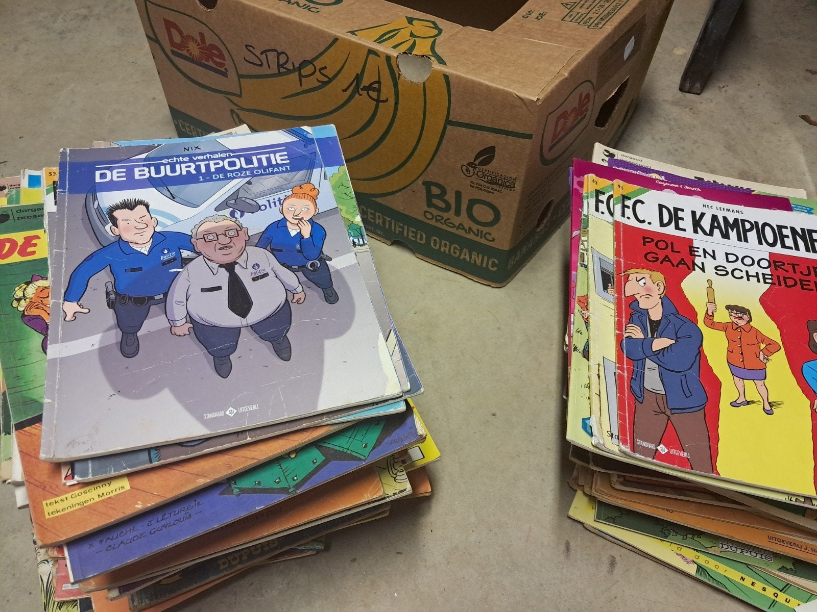lot strips 2000 stuks, Boeken, Stripverhalen, Ophalen