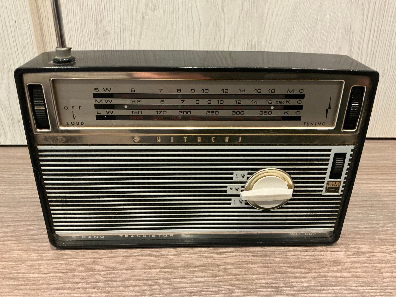 Hitachi WH-837E  3 band 8 transistor radio model jaren 60, Ophalen of Verzenden, Radio