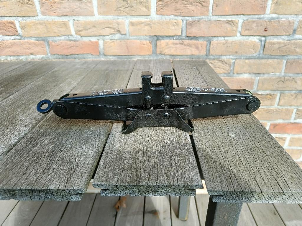 Toyota autokrik (max. 800kg), Ophalen, Zo goed als nieuw, Manueel, Garagekrik
