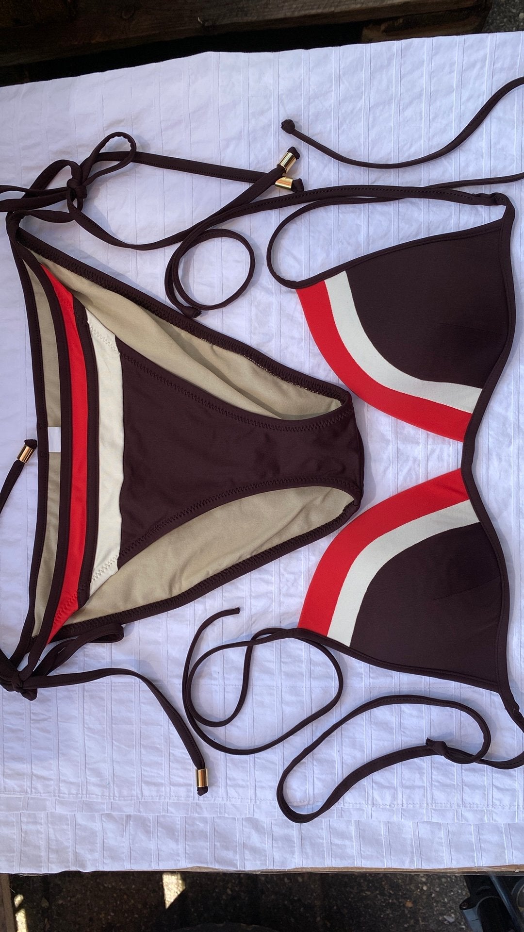 Bikini ory  eur75B chocolade bruin met beige en rode boord, Kleding | Dames, Badmode en Zwemkleding, Ophalen, Zo goed als nieuw