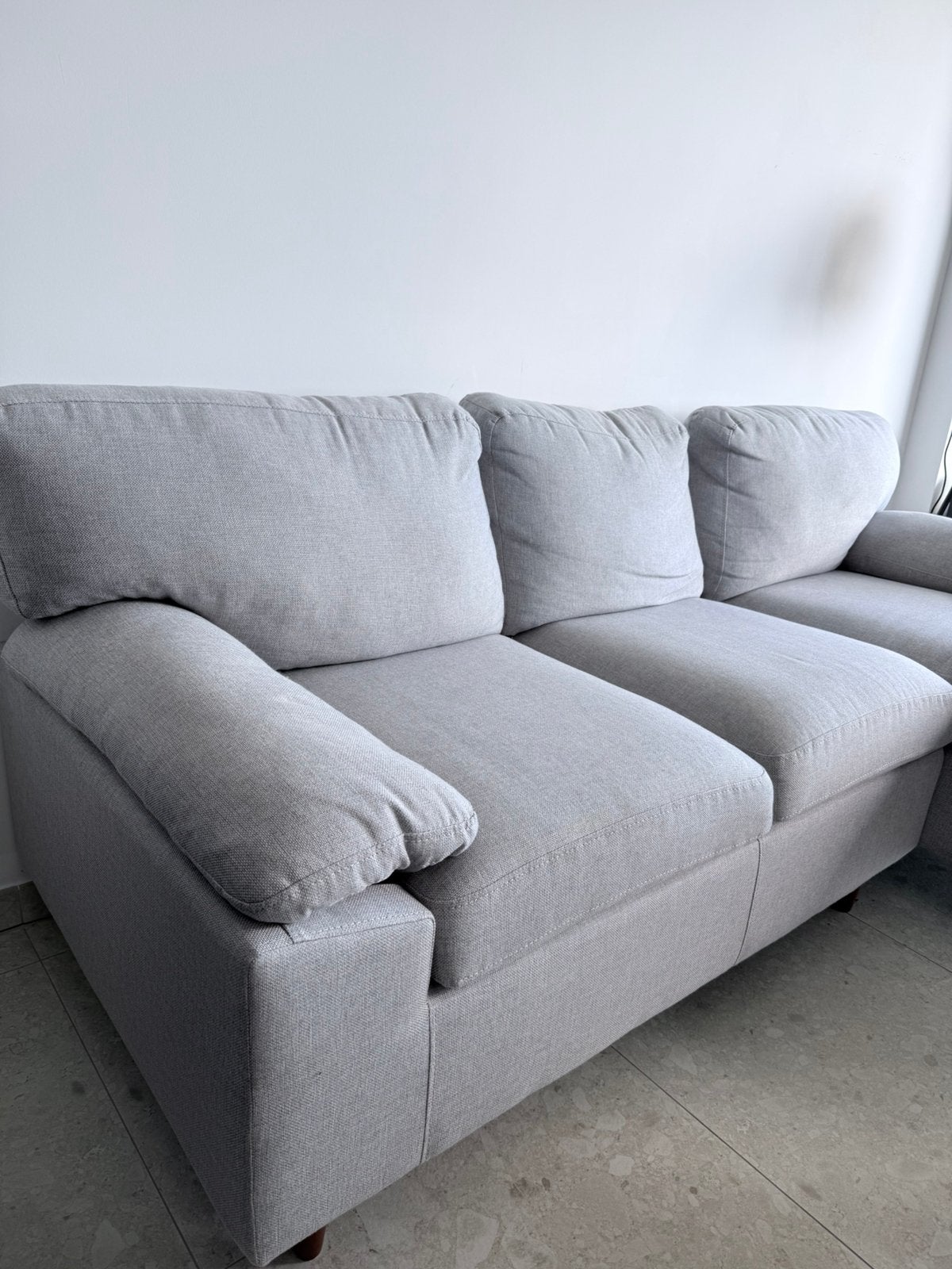 Mooie lichtgrijze hoekzetel met chaise longue, Huis en Inrichting, Ophalen, Zo goed als nieuw