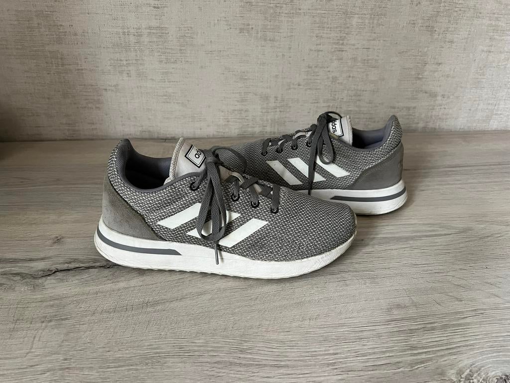 Sneakers Adidas Run 70s gris /blanc – taille 42, Ophalen, Gebruikt, Schoenen