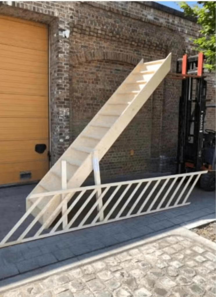 grenen trap recht, Doe-het-zelf en Bouw, Ladders en Trappen, Trap, Ophalen
