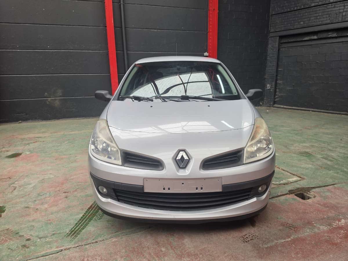 Renault clio prete a immatriculé garantie, Achat, Ordinateur de bord, Entreprise, Boîte manuelle