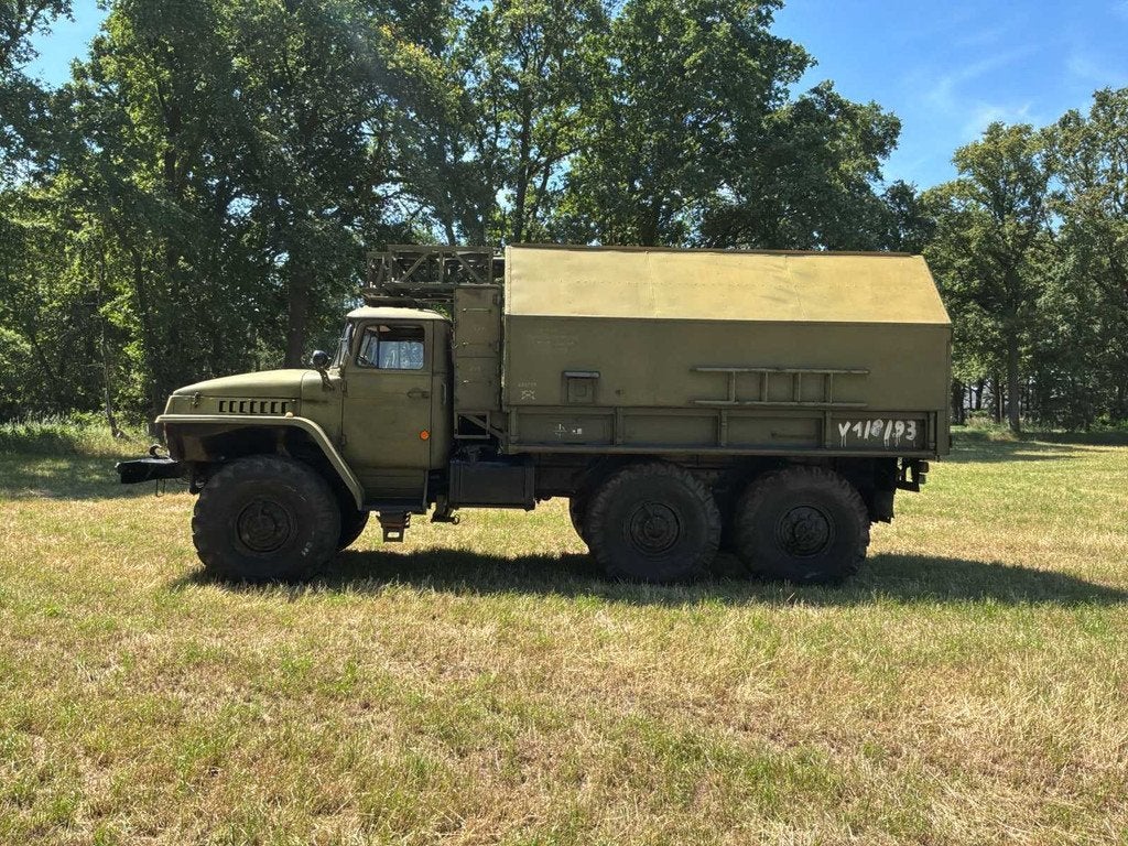Camions uniques V8 Diesel Ural 6x6 2 voitures classiques rar, Autos, Autres marques, Achat, Entreprise, Autres carburants
