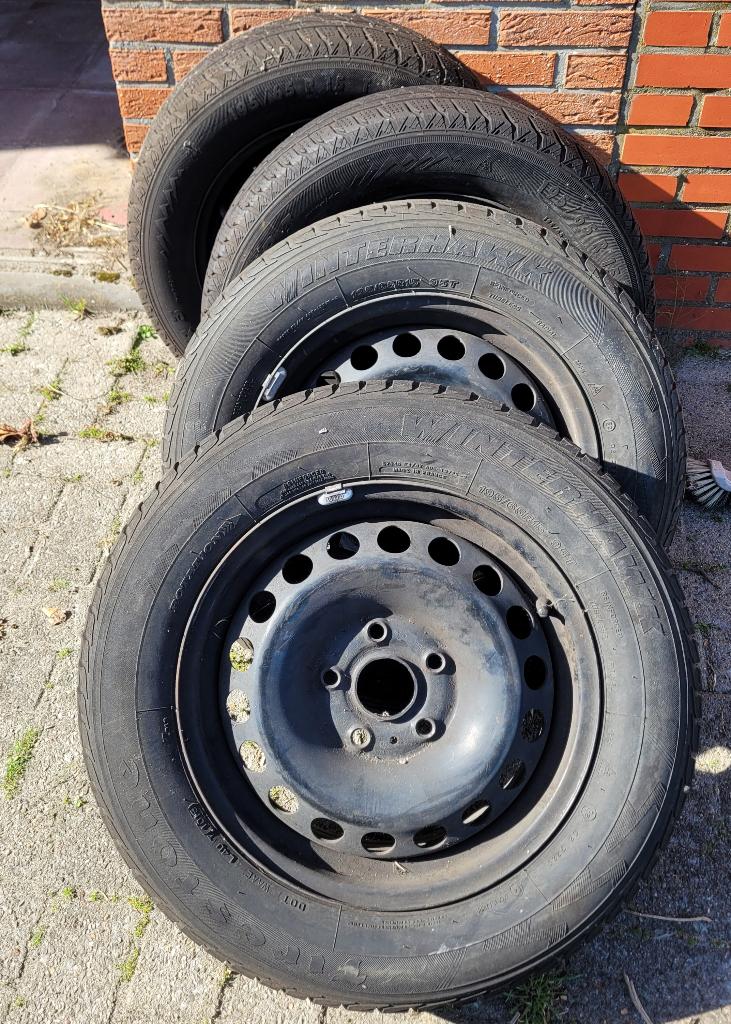 Winterbanden + velgen 195/65/r15, Ophalen, Gebruikt, 15 inch, Winterbanden