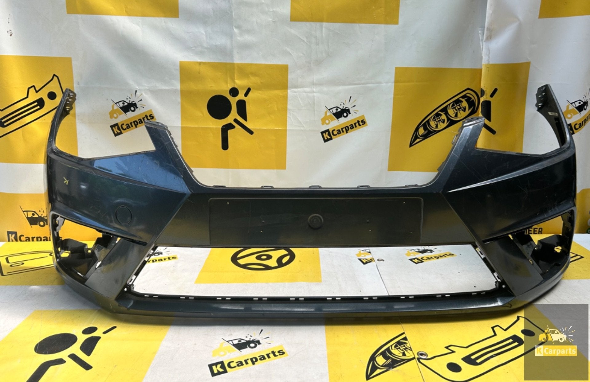 Seat Ibiza 5 V 6F FR Voorbumper origineel bumper 6F0807221D, Gebruikt, Voor, Autovia A-2, Km 585 585
08760  Martorell, ES, SEAT S.A.