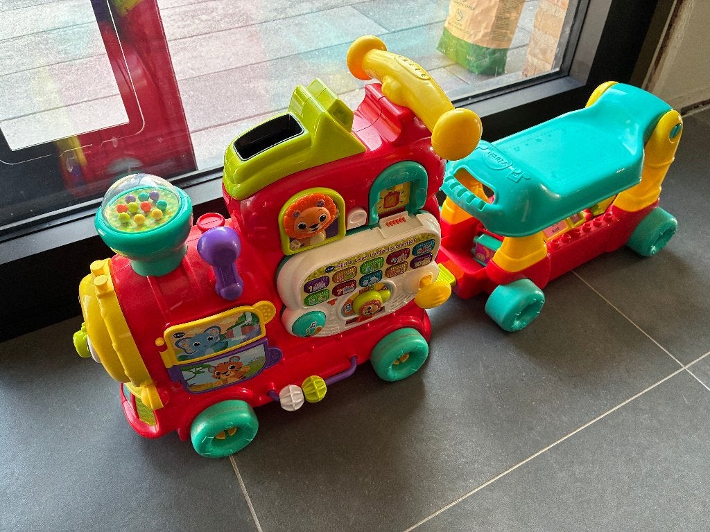 vtech trein Baby Rijd & Leer Letterlocomotief, Ophalen, Zo goed als nieuw