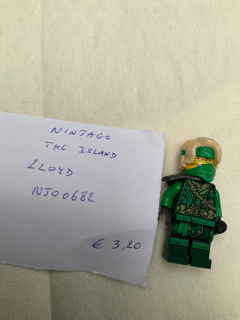 Lego Ninjago minifig njo0682 Lloyd, Ophalen of Verzenden, Zo goed als nieuw, Complete set, Lego
