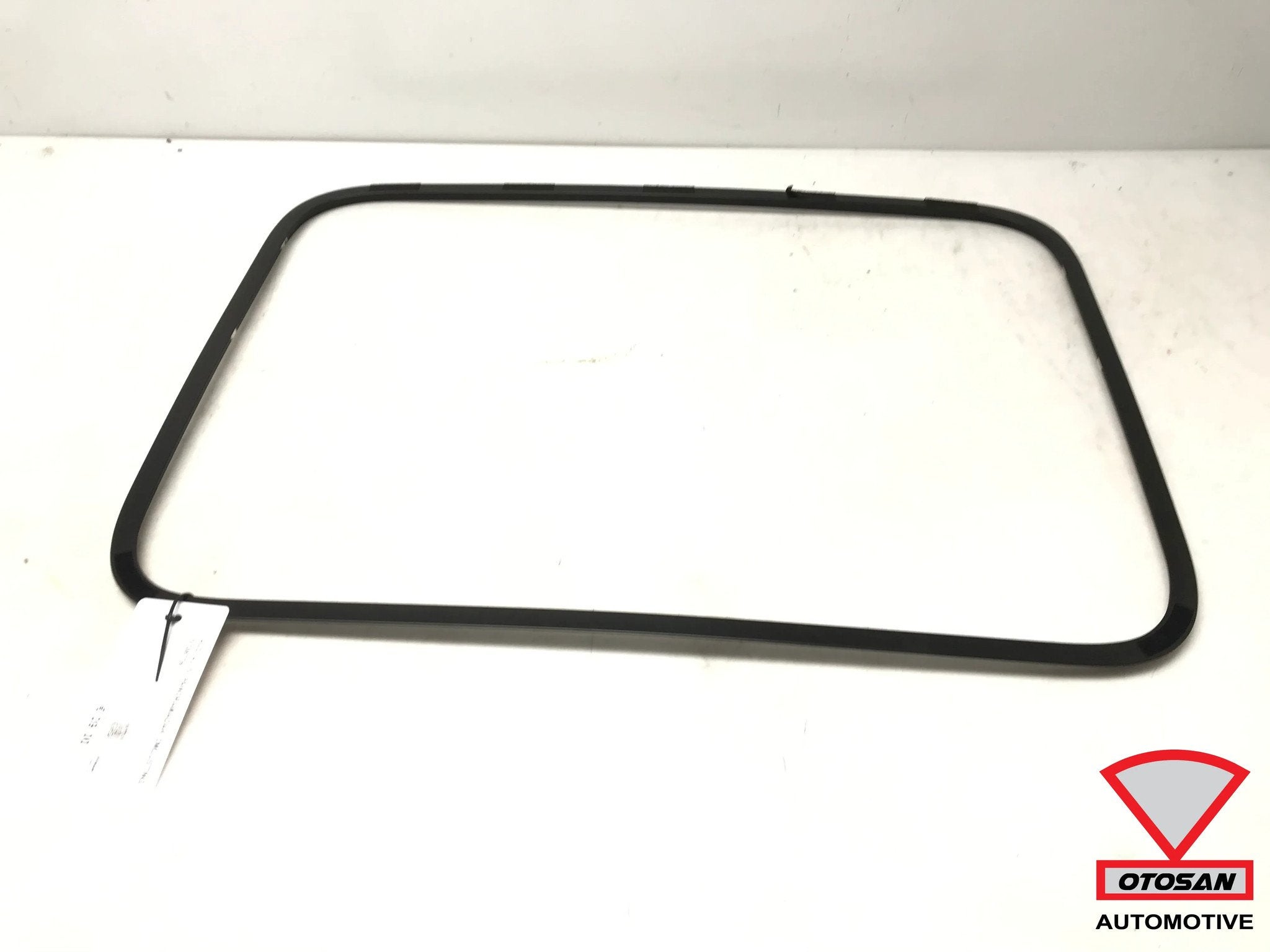 Cadre de lunette de toit panoramique Audi A3 8V 8V3867561, Autos : Pièces & Accessoires, AUDI AG, Auto-Union-Strasse 1
85045  Ingolstadt, DE