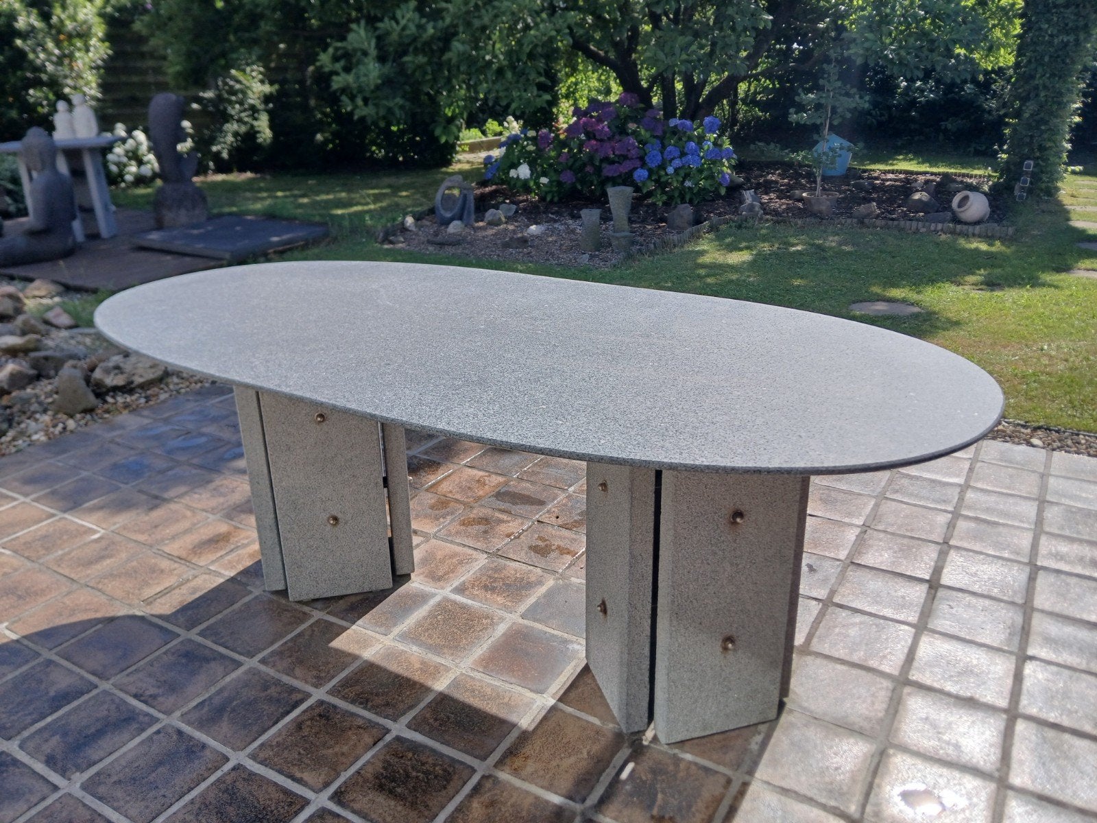 Granieten ovale tafel, Ophalen, Ovaal