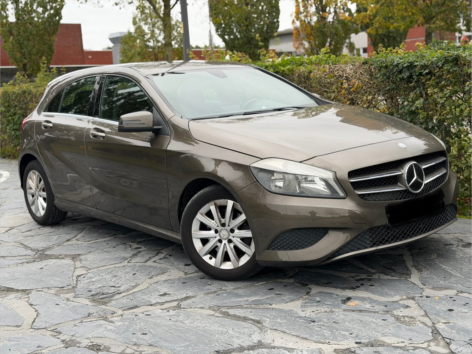 Mercedes-Benz A 180 Benzine, Auto's, Testrit aan huis, Euro 6, 4 cilinders, Bruin