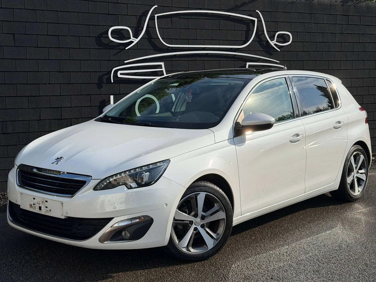 Peugeot 308 1.2+NAVI+CAMERA+TOIT PANO+JANTES+EURO 6B, Stof, Gebruikt, 1199 cc, 5 deurs