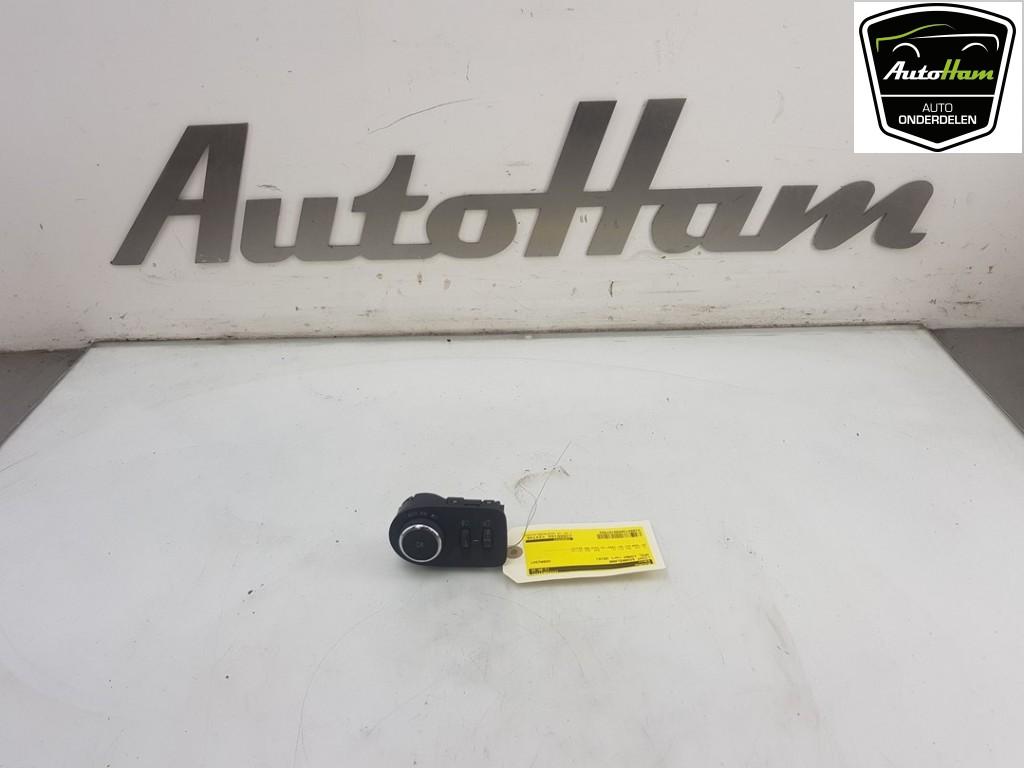 INTERRUPTEUR D'ECLAIRAGE Opel Combo Cargo (01-2018/04-2021), Utilisé, Opel