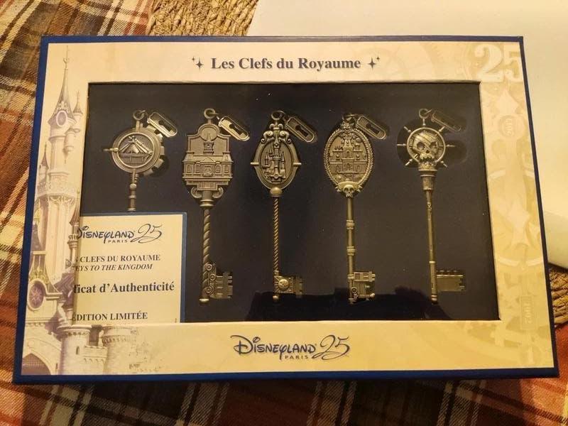 Disneyland Paris - Keys to the Kingdom Gold Version, Ophalen of Verzenden, Nieuw, Overige typen