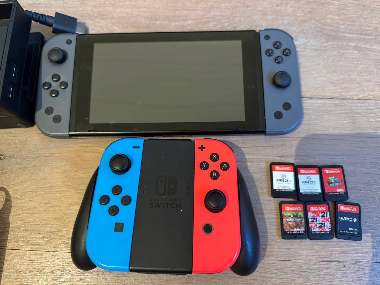 Nintendo Switch Compleet Pakket + 6 Games + Dock + Hoes, Enlèvement ou Envoi, À partir de 12 ans, Un ordinateur, Autres genres