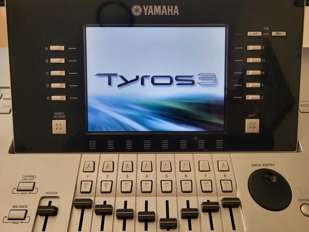 Tyros 3 XL  in zeer goede staat !!!, Ophalen