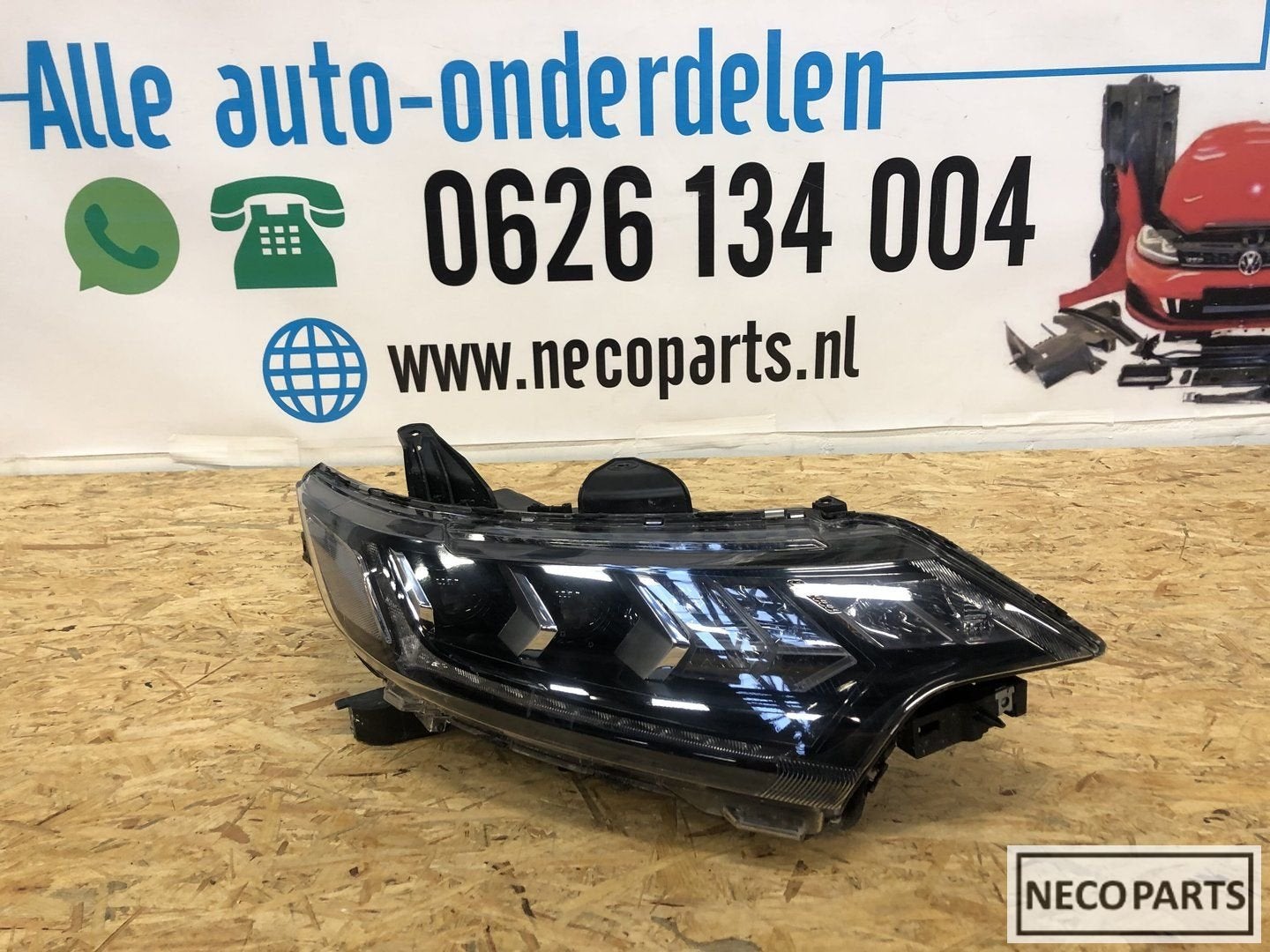 MITSUBISHI OUTLANDER 3 VOL LED KOPLAMP RECHTS ECM921-21E20, -, Utilisé, Mitsubishi, -