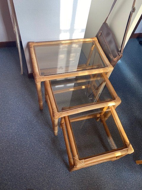 3 rotan bijzettafeltjes, Maison & Meubles, Comme neuf, Verre, Enlèvement, Rectangulaire