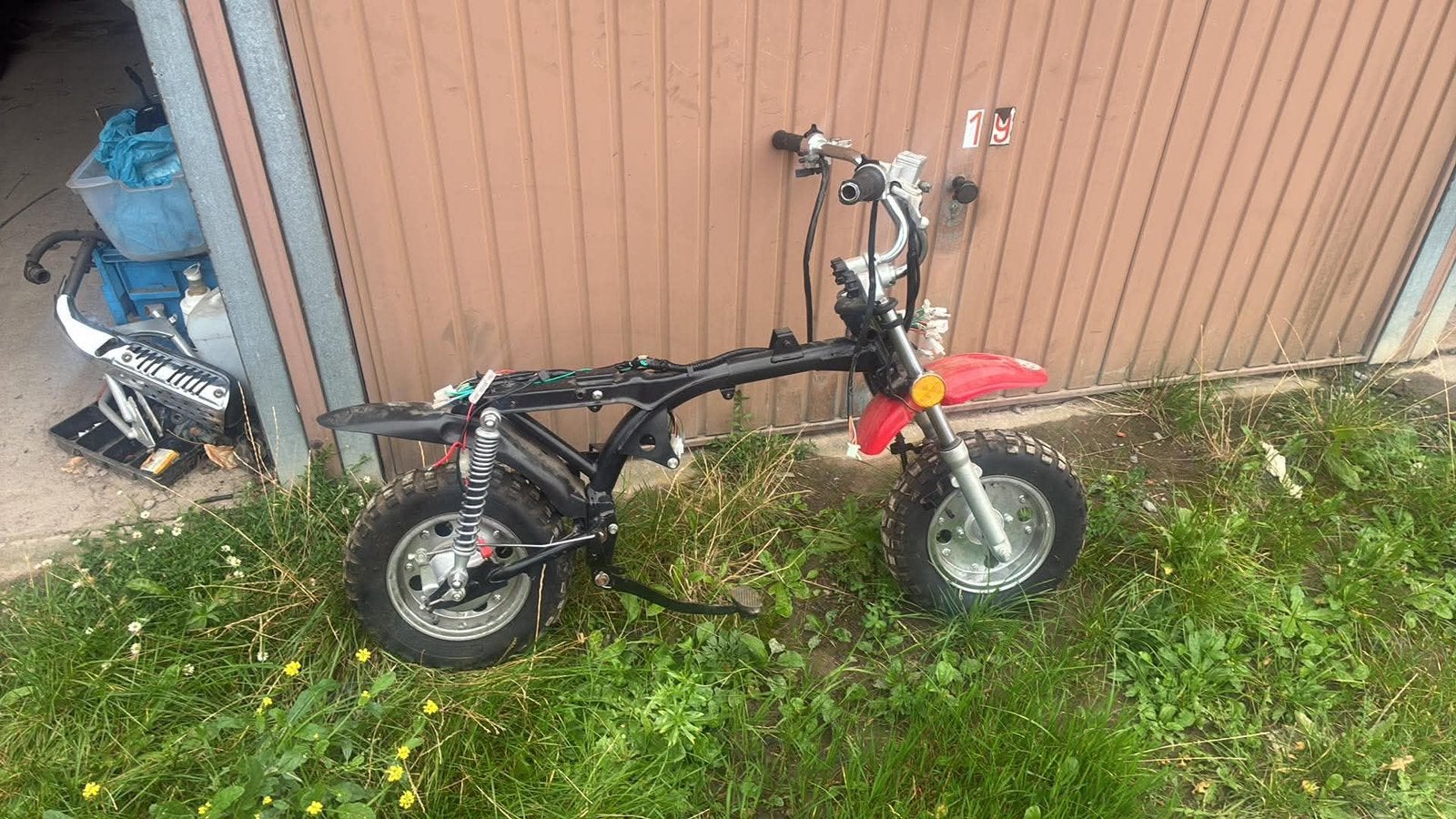 A klasse kader monkey met papieren, Ophalen, Zo goed als nieuw