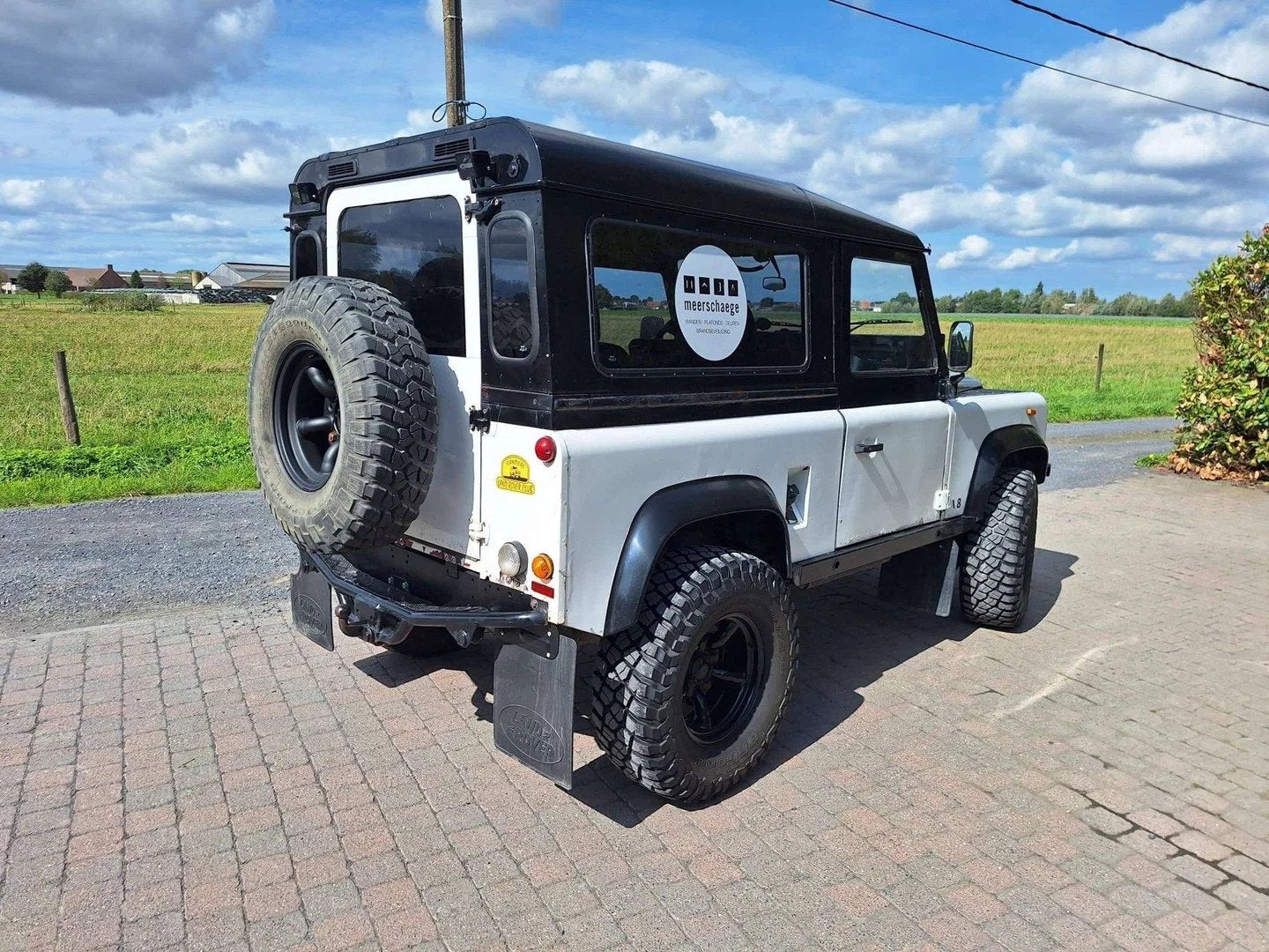 Land Rover Defender 90 V8 Manuel gearbox / over 40.000 € i, Autos, 218 ch, Land Rover, Beige, Entreprise