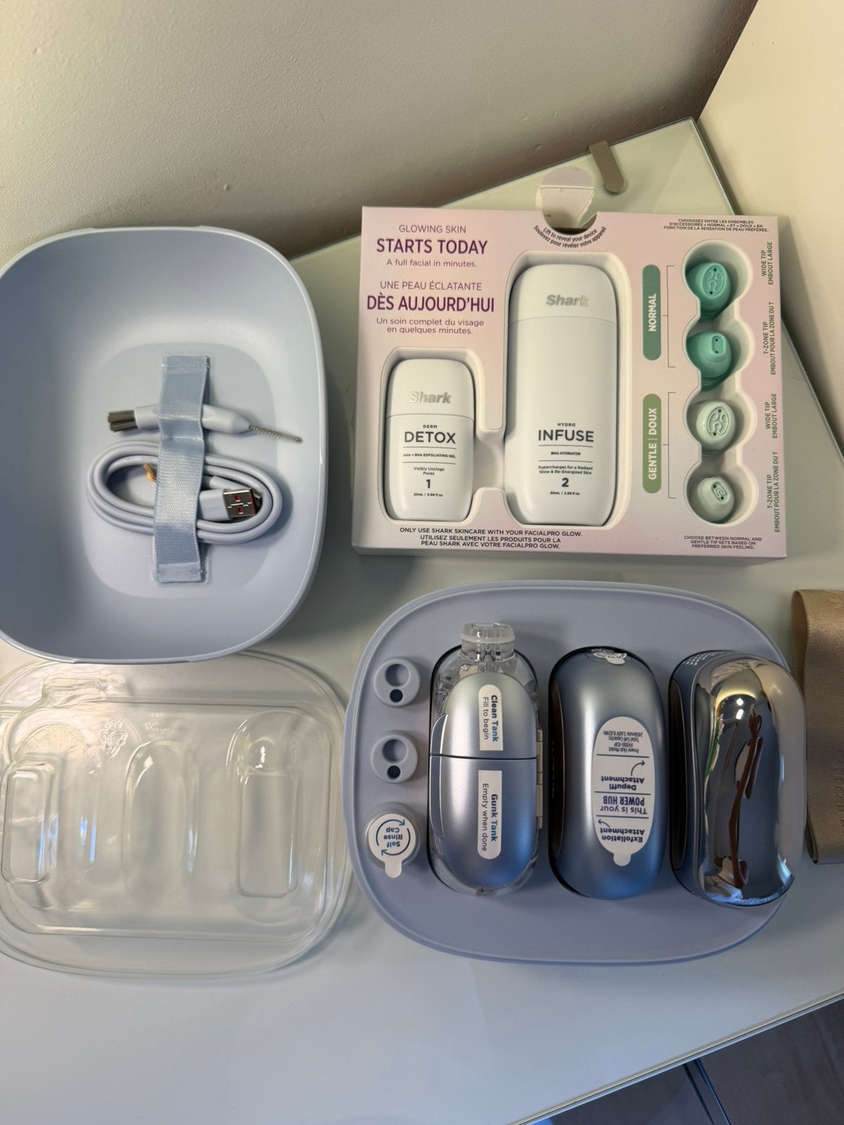 Shark FacialPro Glow + Depuffi, Bijoux, Sacs & Beauté, Beauté | Cosmétiques & Maquillage, Envoi, Neuf, Tout le visage, Accessoires