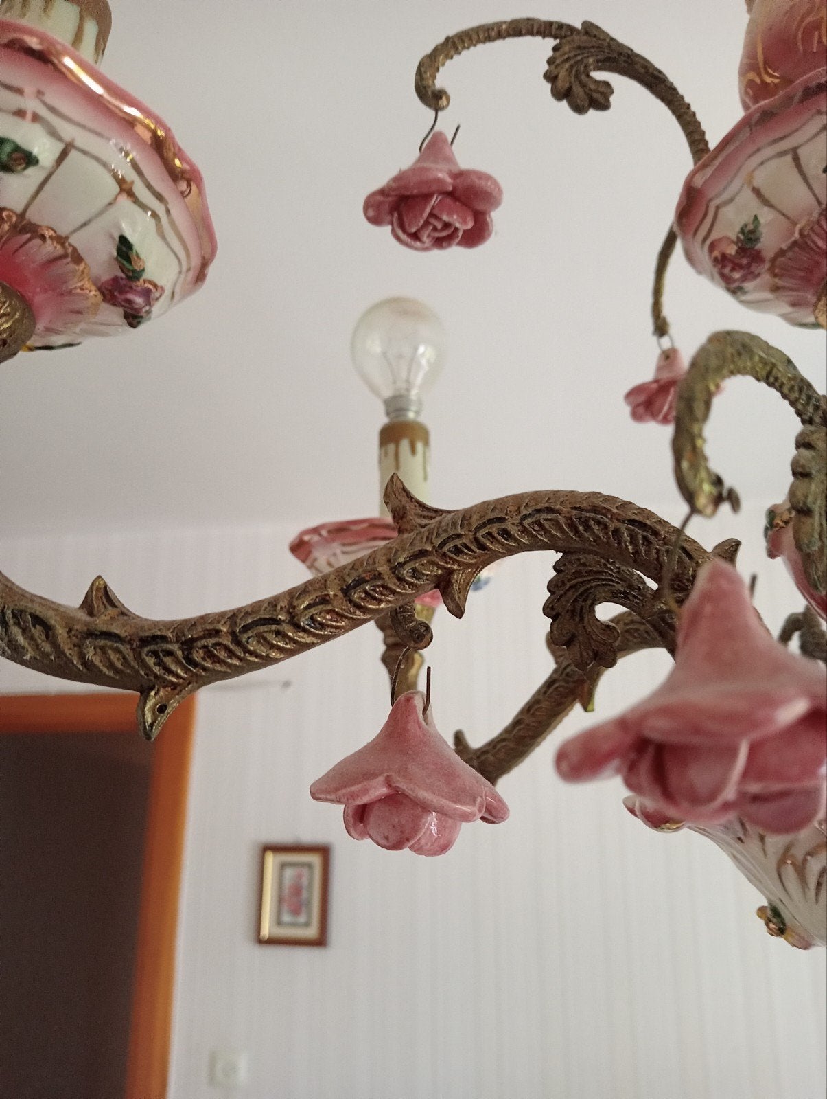Prachtige antieke kroonluchter met bloemen, Ophalen