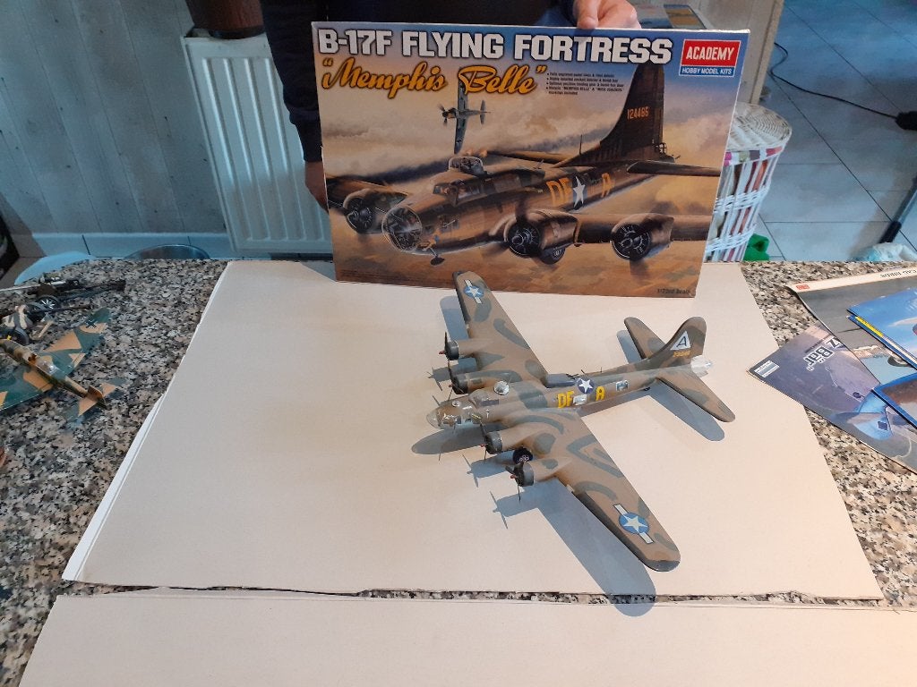 Maquette Boeing B-17F Flying Fortress  - Academy 1/72, Hobby & Loisirs créatifs, Modélisme | Avions & Hélicoptères, Autres marques