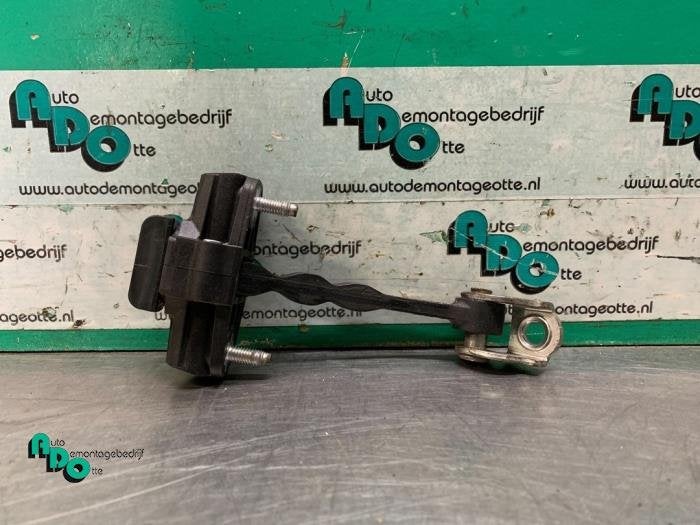 Butée 4portes avant droite d'un Peugeot Bipper (Bipper 08-), -, 3 mois de garantie, Utilisé, -
