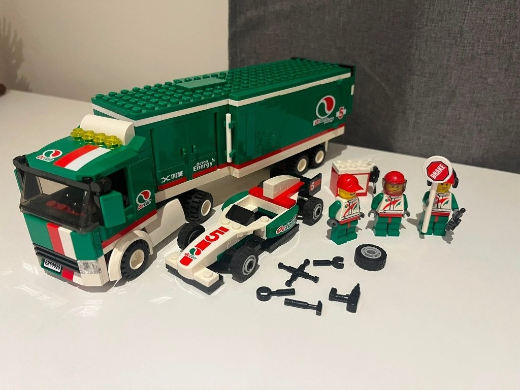 Lego City - Grand Prix Truck 60025, City, Lego, Ensemble complet, Comme neuf