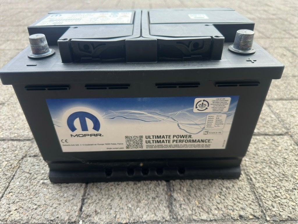 NIEUWE ORIGINELE MOPAR EFB START-STOP ACCU –70Ah / 760A €200, Auto-onderdelen, Skoda