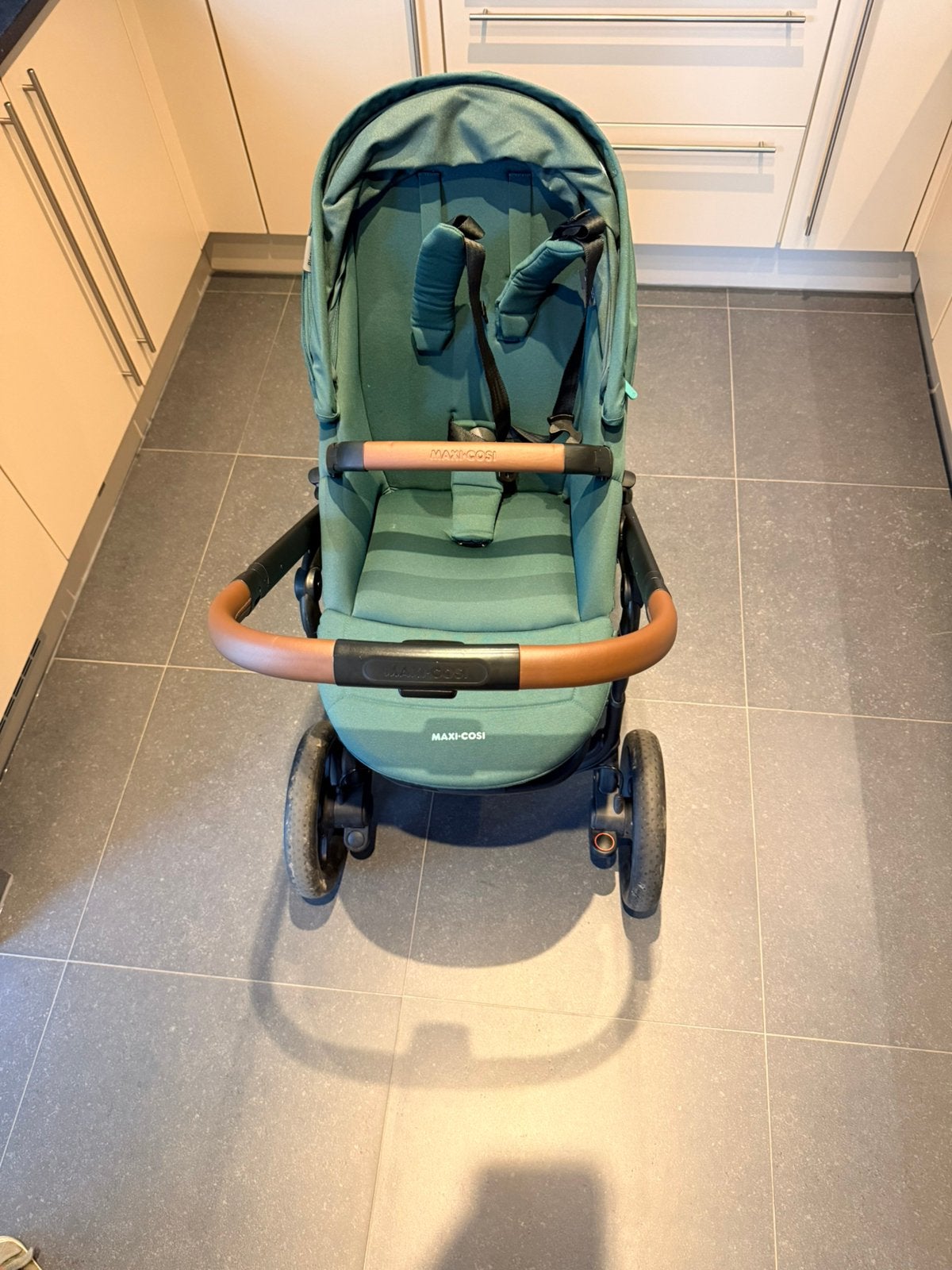 Maxi-Cosi Plaza+ kinderwagen + reiswieg Essential Green, Kinderen en Baby's, Kinderwagens en Combinaties, Zo goed als nieuw, Met reiswieg