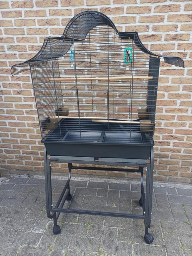 Grote vogelkooi met staander, Ophalen, Vogelkooi