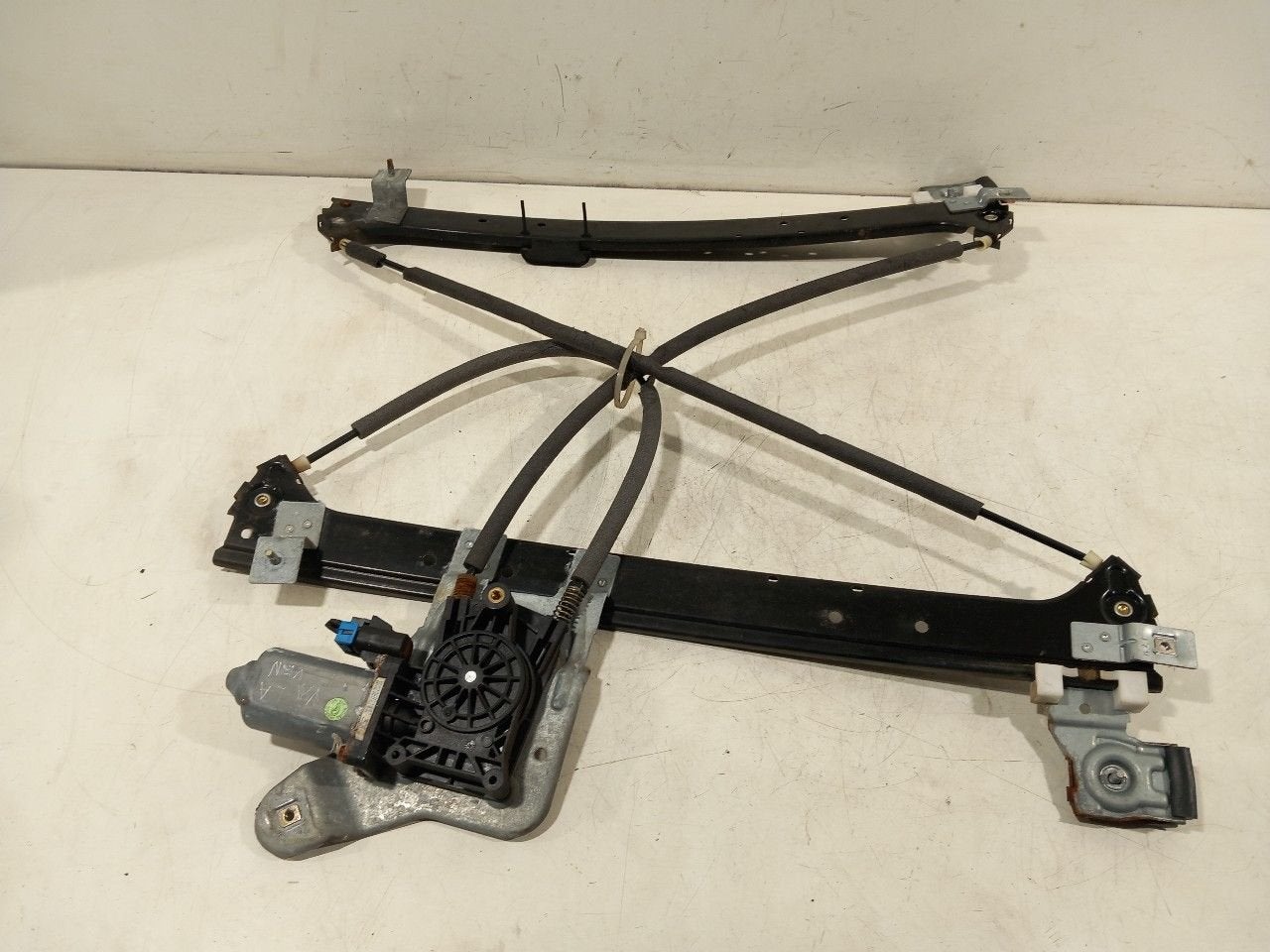Raammechaniek elektrisch links achter Chevrolet Avalanche, Onderdelen@venauto.nl, Van der Ven Autorecycling B.V., Ettenseweg 76, 4706 PB Roosendaal, The Netherlands