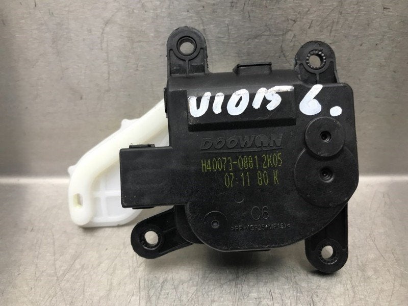 KACHELSTELMOTOR Kia Stonic (YB) (|H4007308812K05|), Gebruikt, Kia