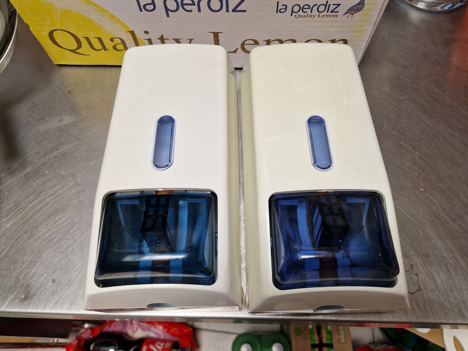 Zeepdispenser, Ophalen