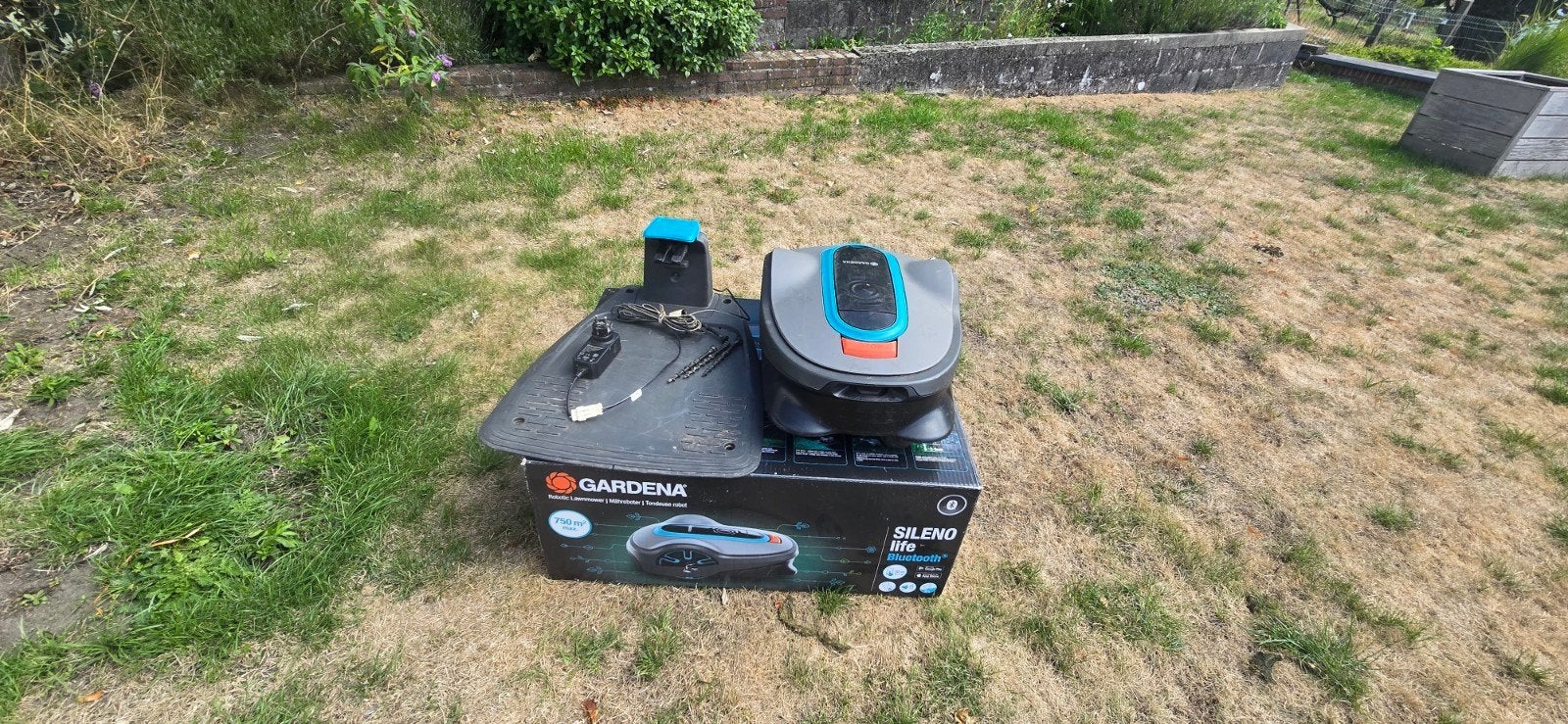 robots tondeuse, Jardin & Terrasse, Tondeuses robotisées, Enlèvement, Utilisé, Avec capteur de pluie, Plus de 25 cm