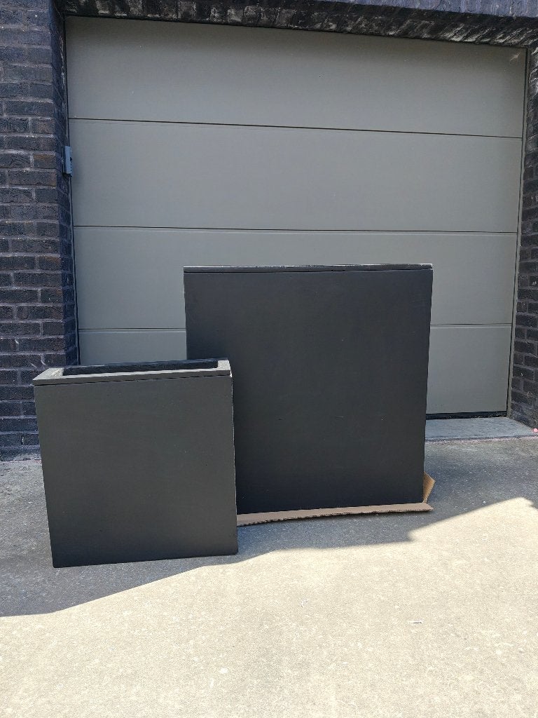 Nieuwe zwarte hoge bloembakken - kleifiber, Ophalen, Overige materialen, Nieuw, Binnen