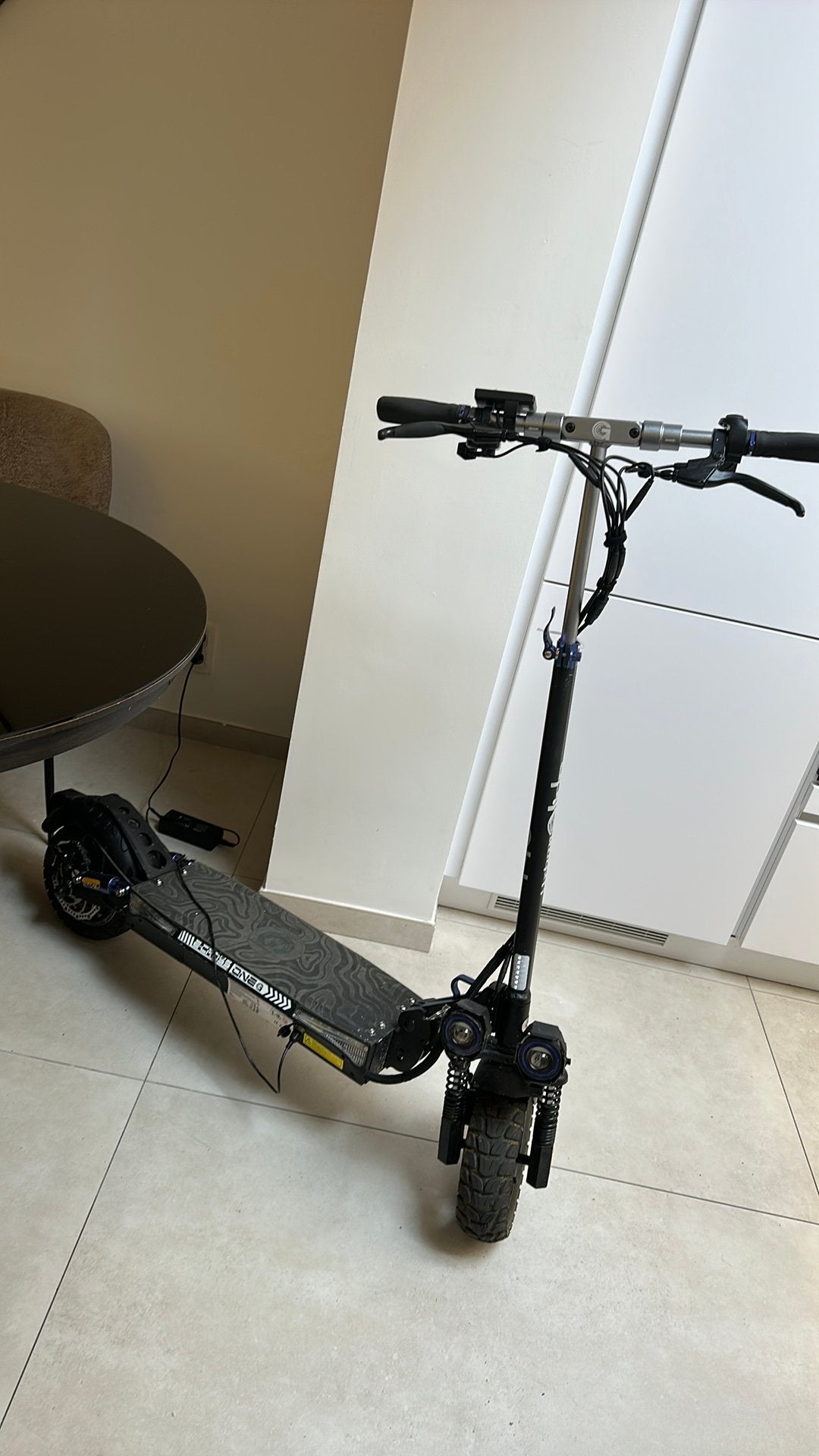 Trottinette avec facture, Vélos & Vélomoteurs, Trottinettes, Enlèvement ou Envoi, Comme neuf